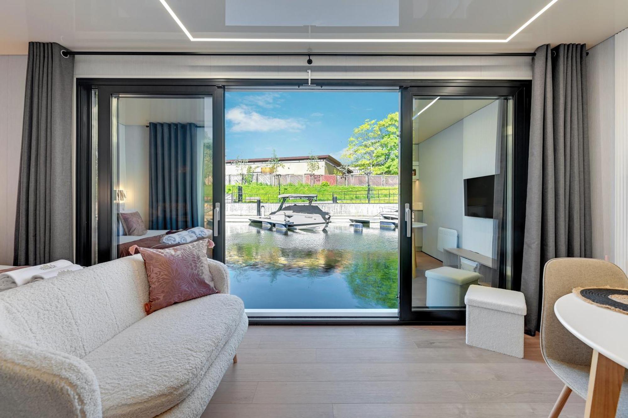 Domy Na Wodzie - La Mare Motlava Houseboats With Sauna By Downtown Apartments Danzig Zimmer foto